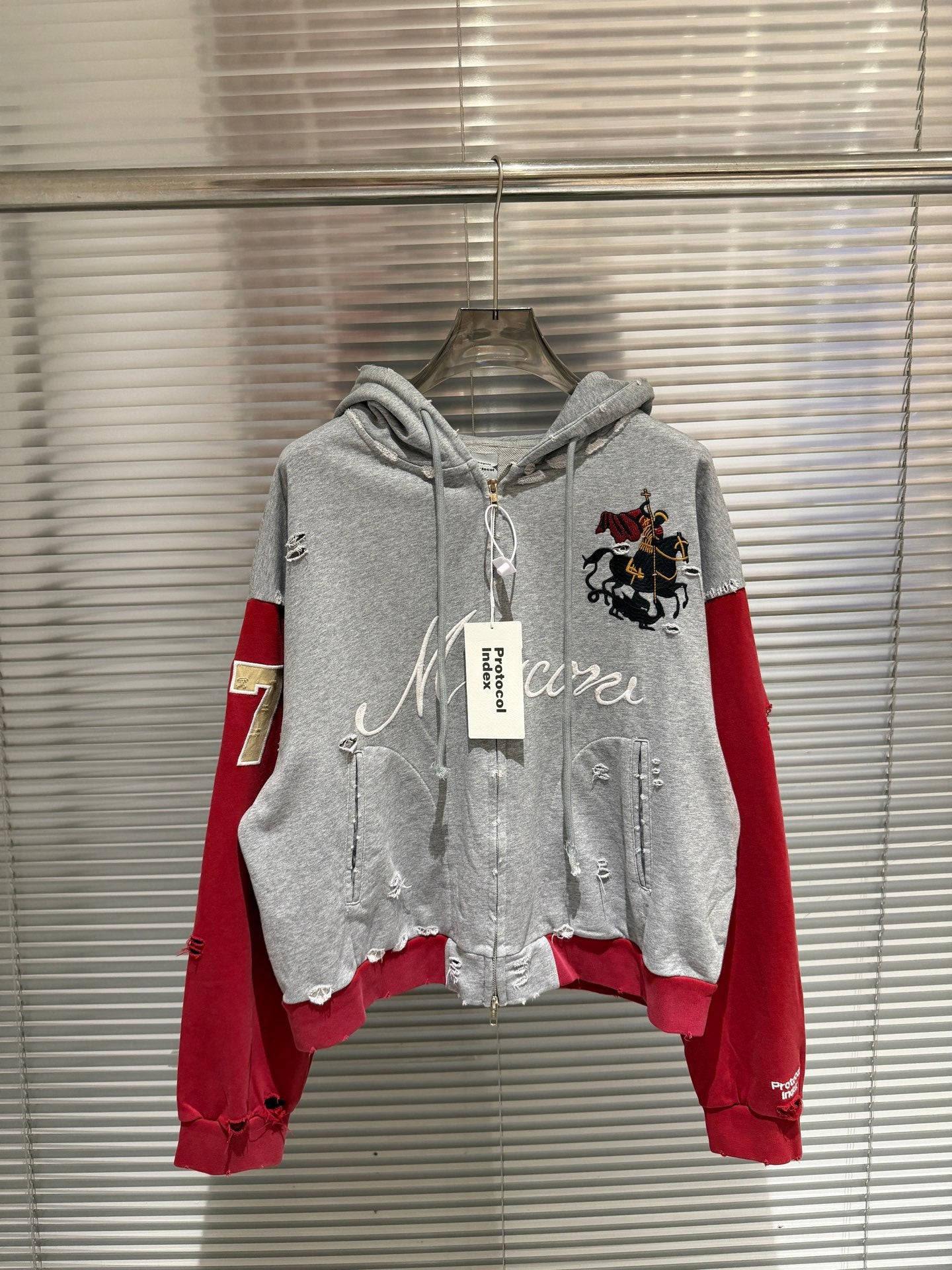 Heavyweight Oversized Hoodie – Essential Streetwear Fit